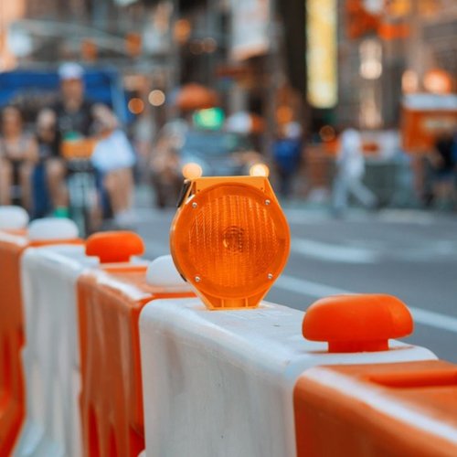 barricade-light-street-barricade
