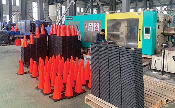 traff-cone-injection-molded-production
