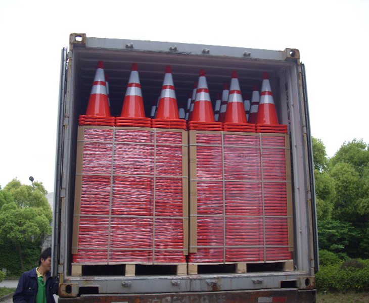 traffic-cone-shipment-container-loading