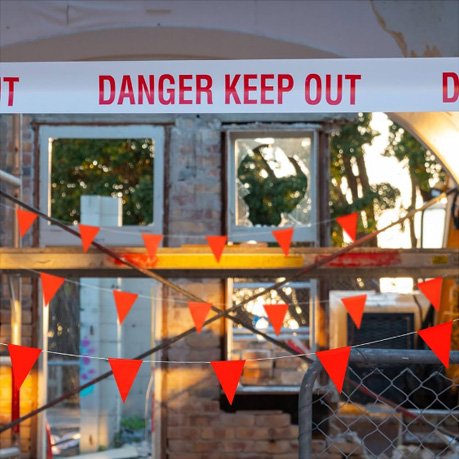 Construction-safety-flags
