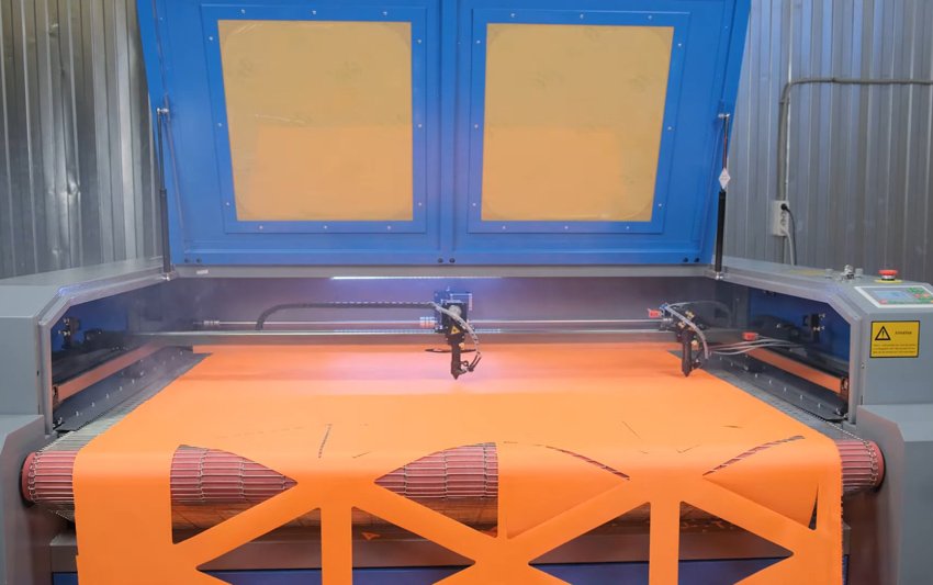 Laser Fabric Cutting Machine-1
