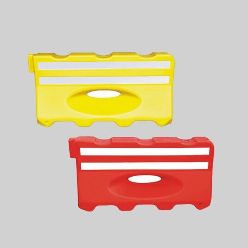 SM-001-Plastic-Water-Filled-Barrier
