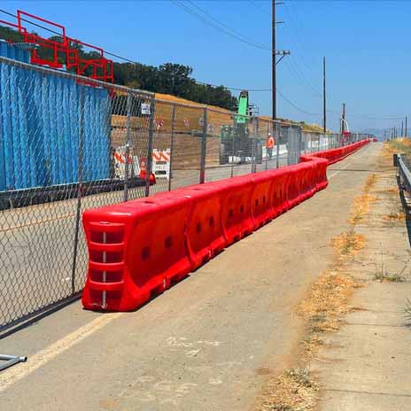 Temporary-Traffic-Channeling-water-filled-barrier