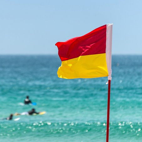 beach-safety-flags