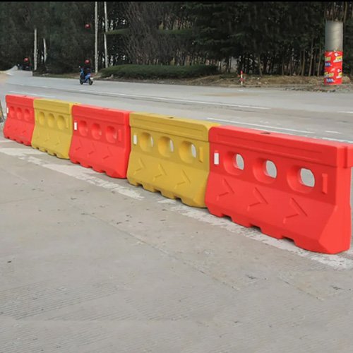 highway-water-filled-barriers