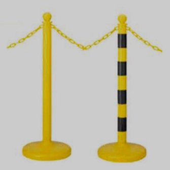 plastic-stanchion-post-with-chains