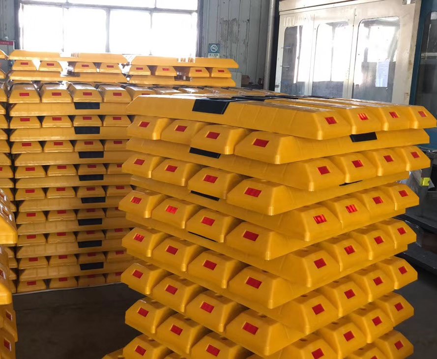 plastic-wheel-stopper-production-1
