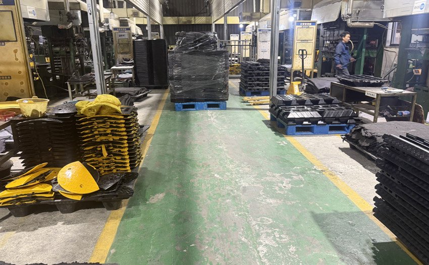 rubber-speed-bump-production-3
