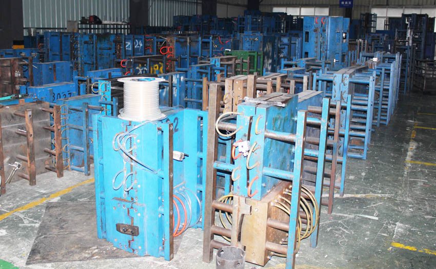 vertical-panel-blowing-mold