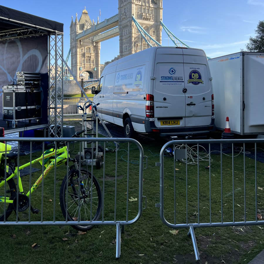 Main-Stages-and-Performance-Areas-Crowd-Control-Barriers