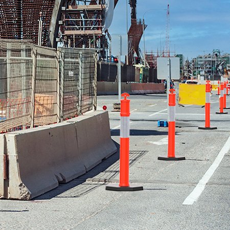 Road maintenance delineator post