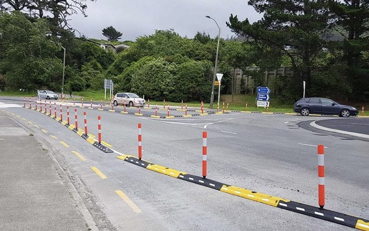 flexible-traffic-lane-separator-delineator-post