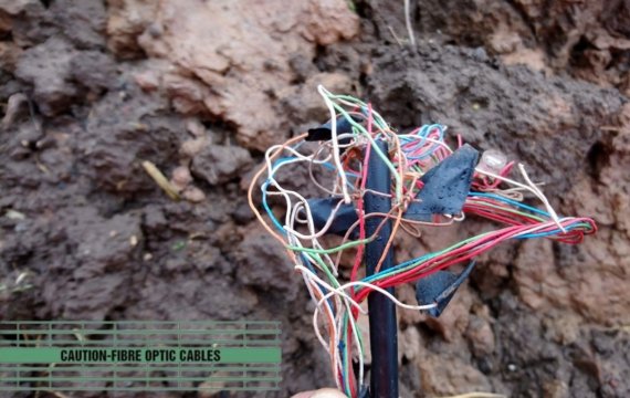 green-detetacble-mesh-for-CCTV-Telephone-Wires