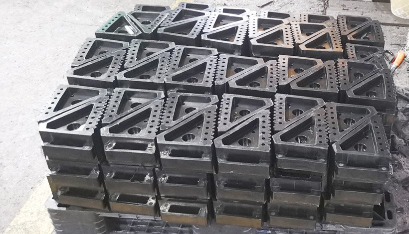 Rubber and Plastic Wheel Chocks for Sale
