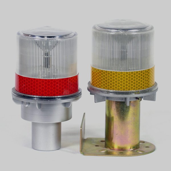 solar barricade light with metal holder