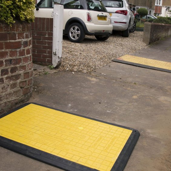 trench cover for footpath
