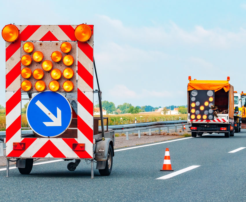 Europe Standard Arrow Board Trailer