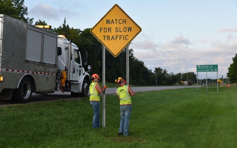 Installing-Traffic-Signs