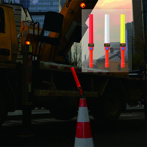 Traffic Baton for channelizing traffic