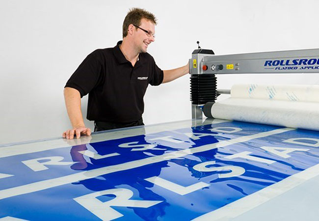 traffic sign reflective tape cutting