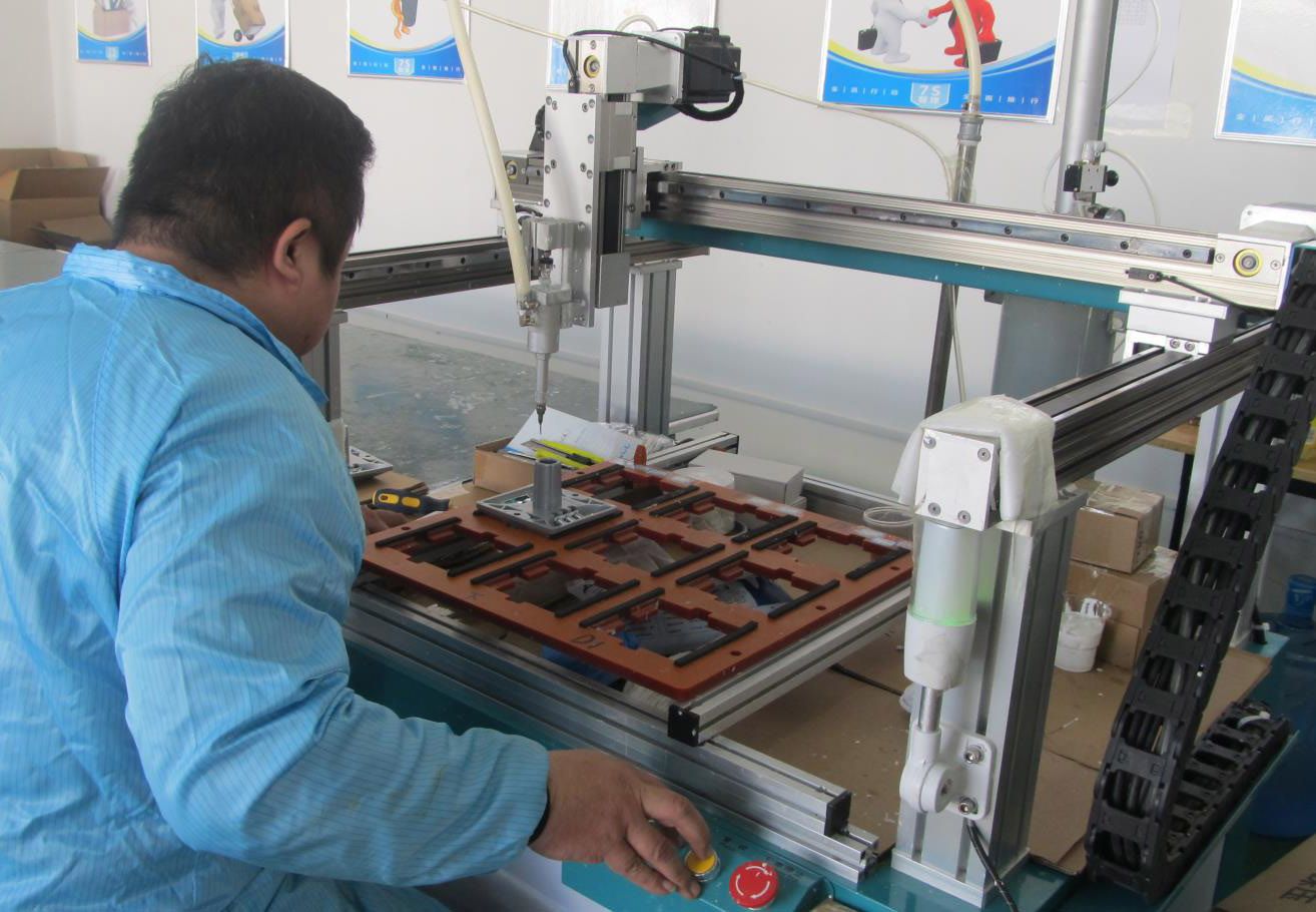 Potting Process for Solar Aluminum Road Studs