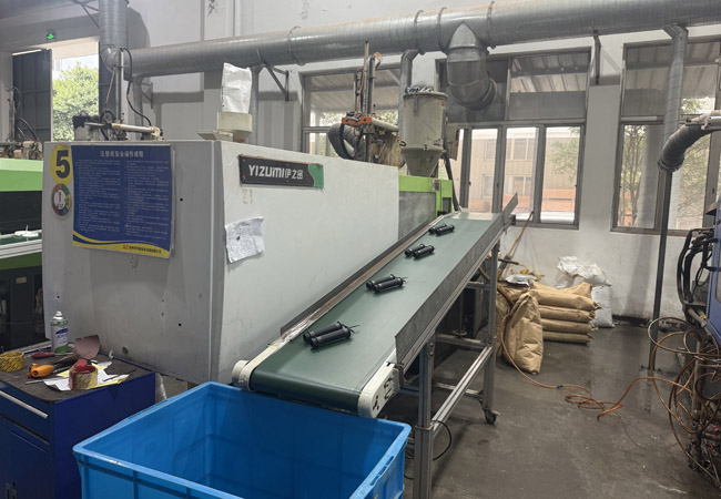 injection production for marshalling wand handle