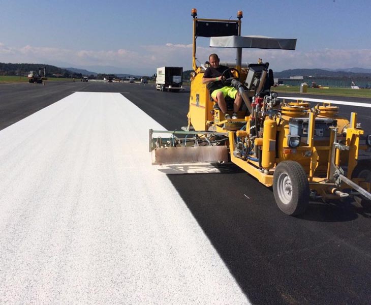 Airport Runway Marking Machine