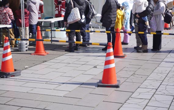 Konische Leitkegel zur Fußgängerkontrolle