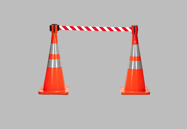 Traffic cone topper with cones
