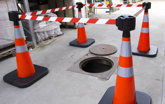 Traffic cone toppers for emergency condition