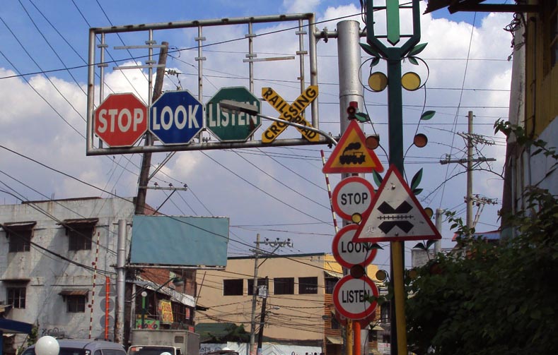 Bahnübergangsschild Philippinen zu verkaufen