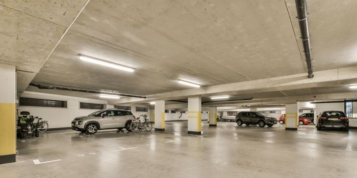 Estacionamento no térreo