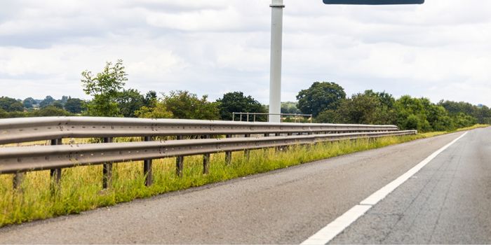 Acostamento da rodovia