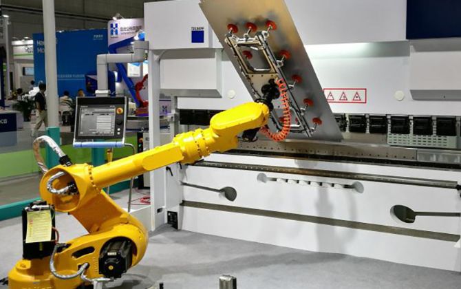 Robot Bending Workstation