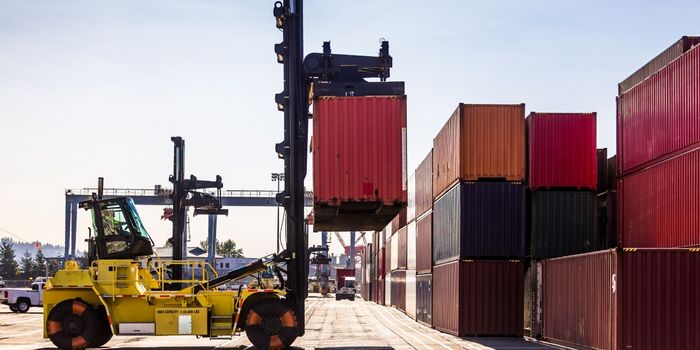 رافعة شوكية لمناولة الحاويات