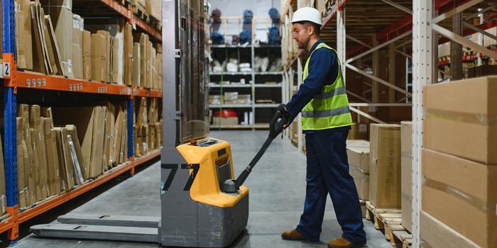 Carretilla elevadora retráctil