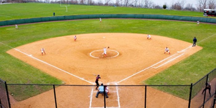 Slowpitch-Softballfeld