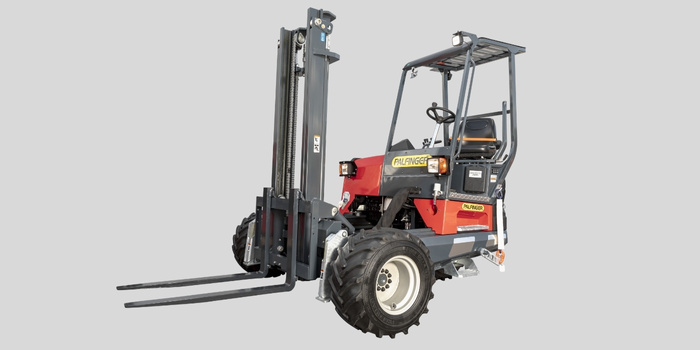 رافعة شوكية مثبتة على شاحنة