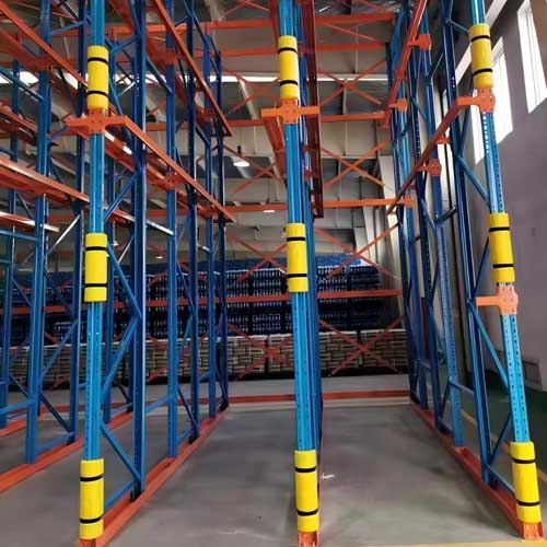 حراس رفوف المستودعات