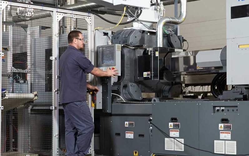 Injection Molding Machine