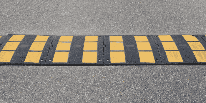 Лежачие полицейские