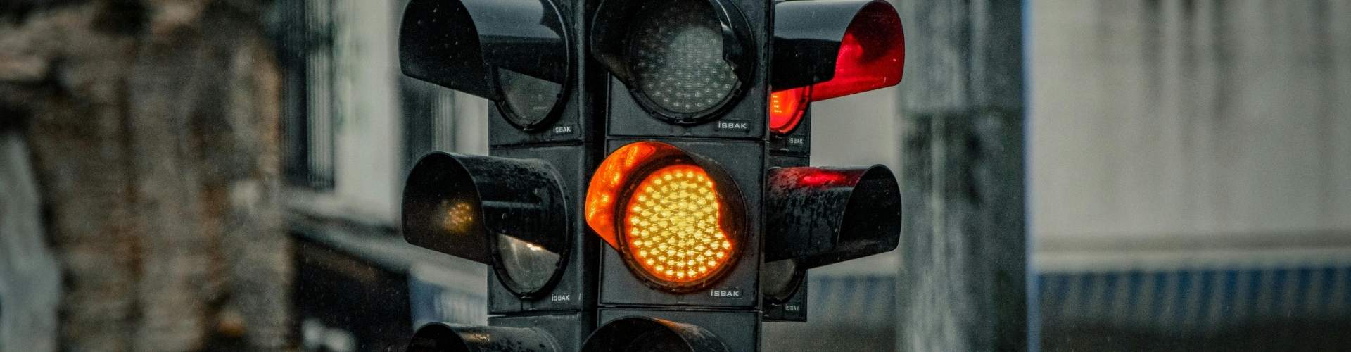 Что означает мигающий желтый свет?