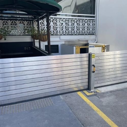 Demountable Flood Barrier