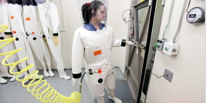 Combinaisons de travail à pression positive