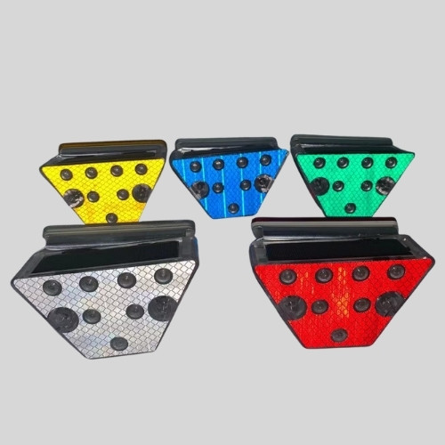 Solar LED Trapezoid Guardrail Delineator