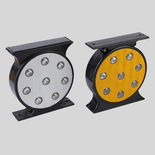 Solar Powered Synchronous Guardrail Delineator