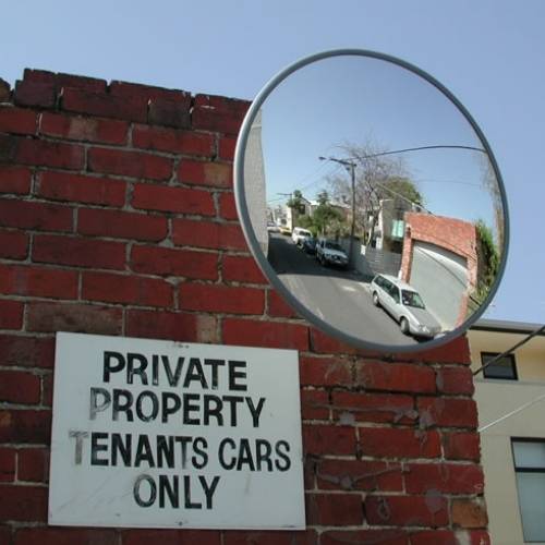 مرايا المرور في الشوارع