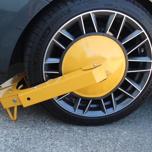 مشبك عجلة المقطورة