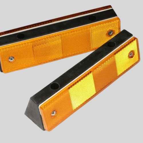 Trapeziform Reflector Delineator