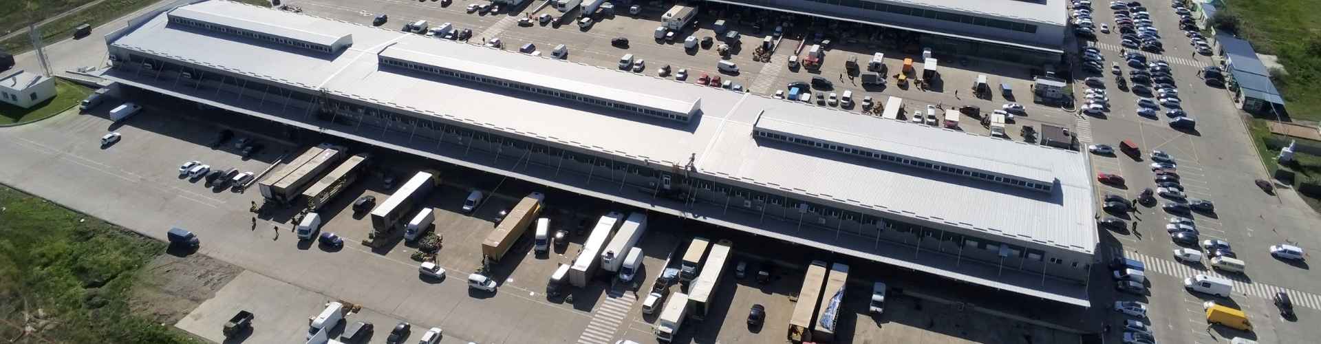 موقف سيارات المستودع